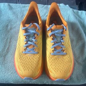 HOKA Clifton 8